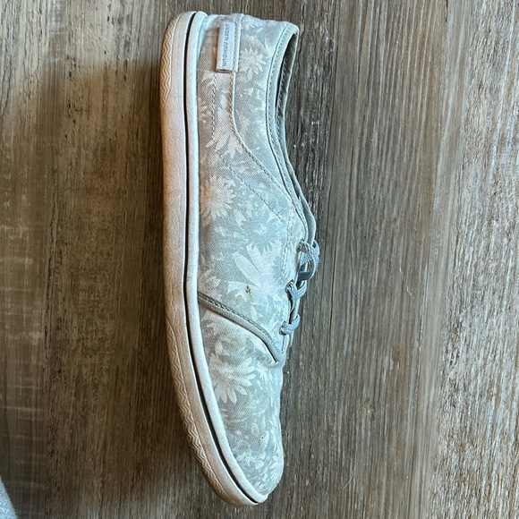 Under Armour slip on shoes - Picture 3 of 6